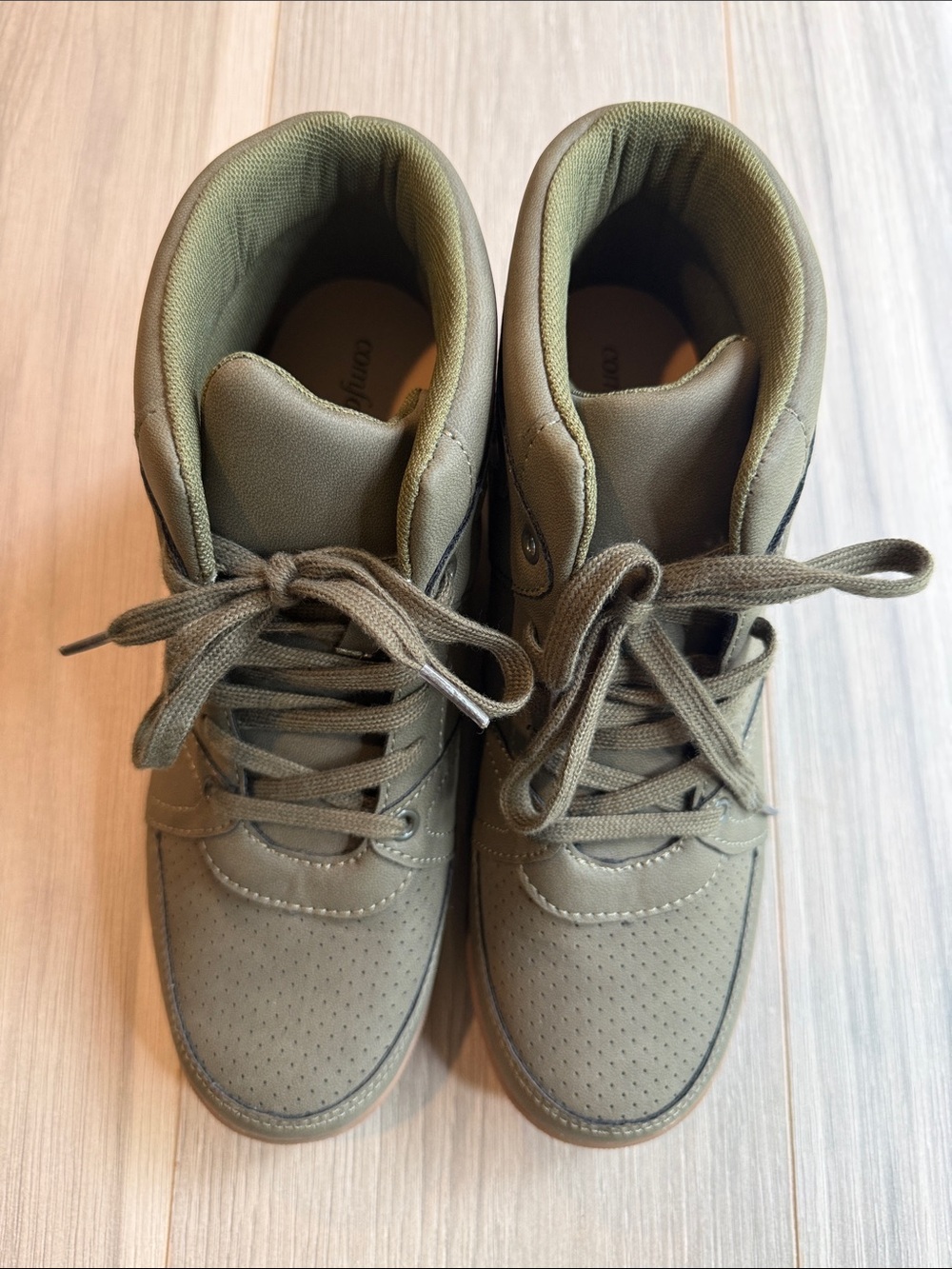 Comfortview Women's CV Sport High Top Sneakers Size 9WW